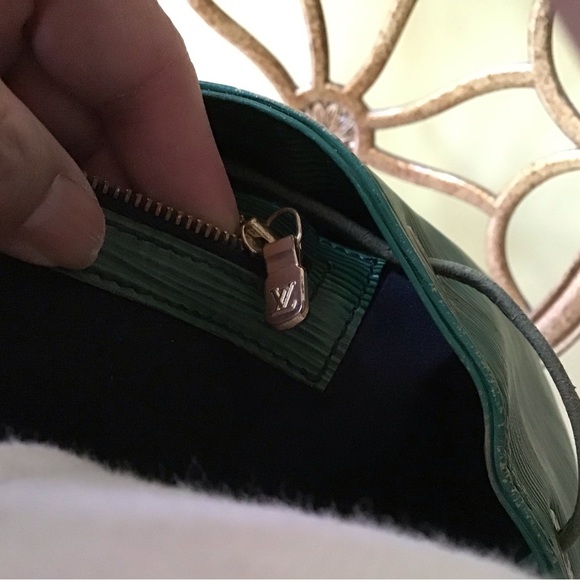 Louis Vuitton Epi Noe Green - Picture 6 of 14